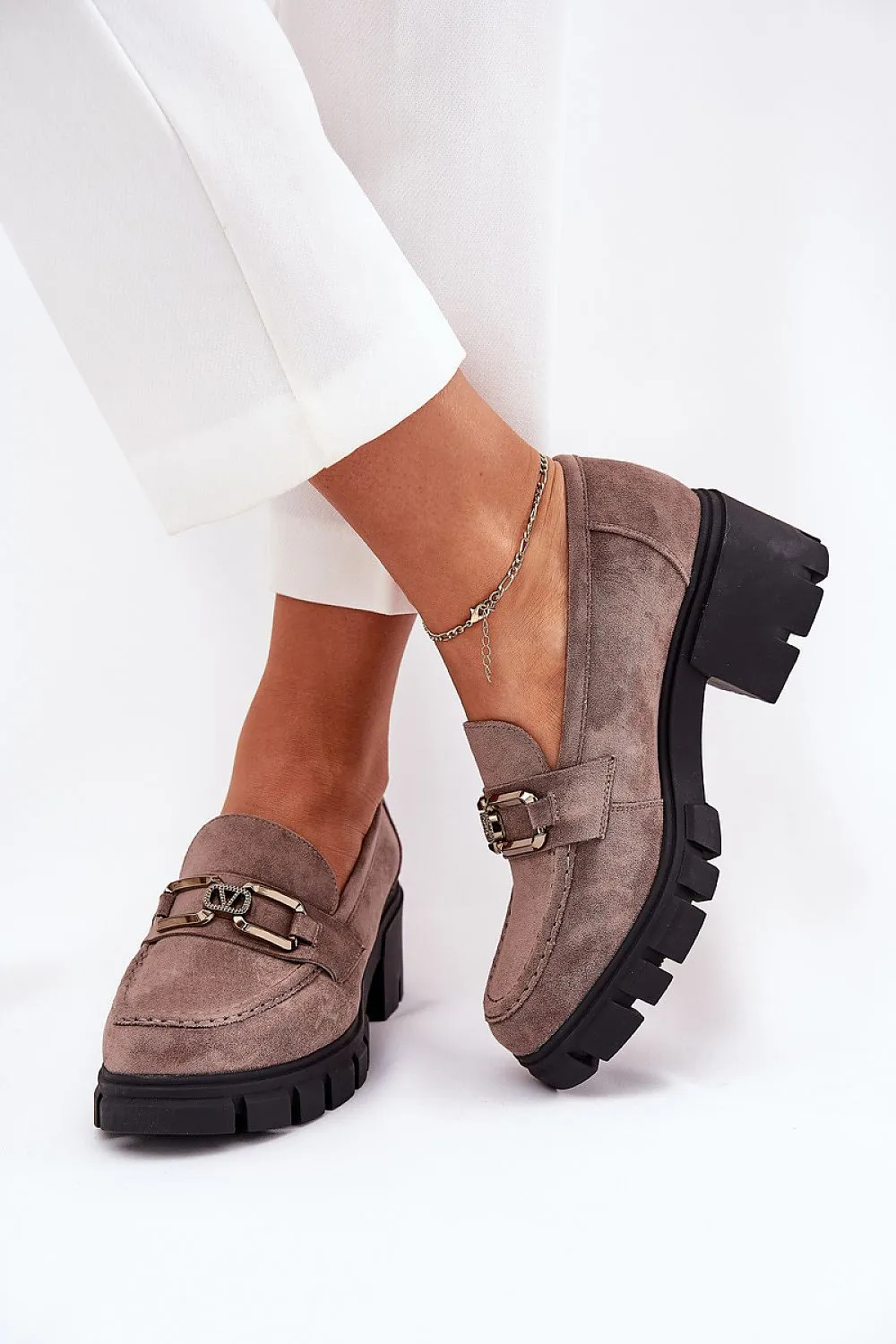 Heeled low shoes model 209052 Step in style