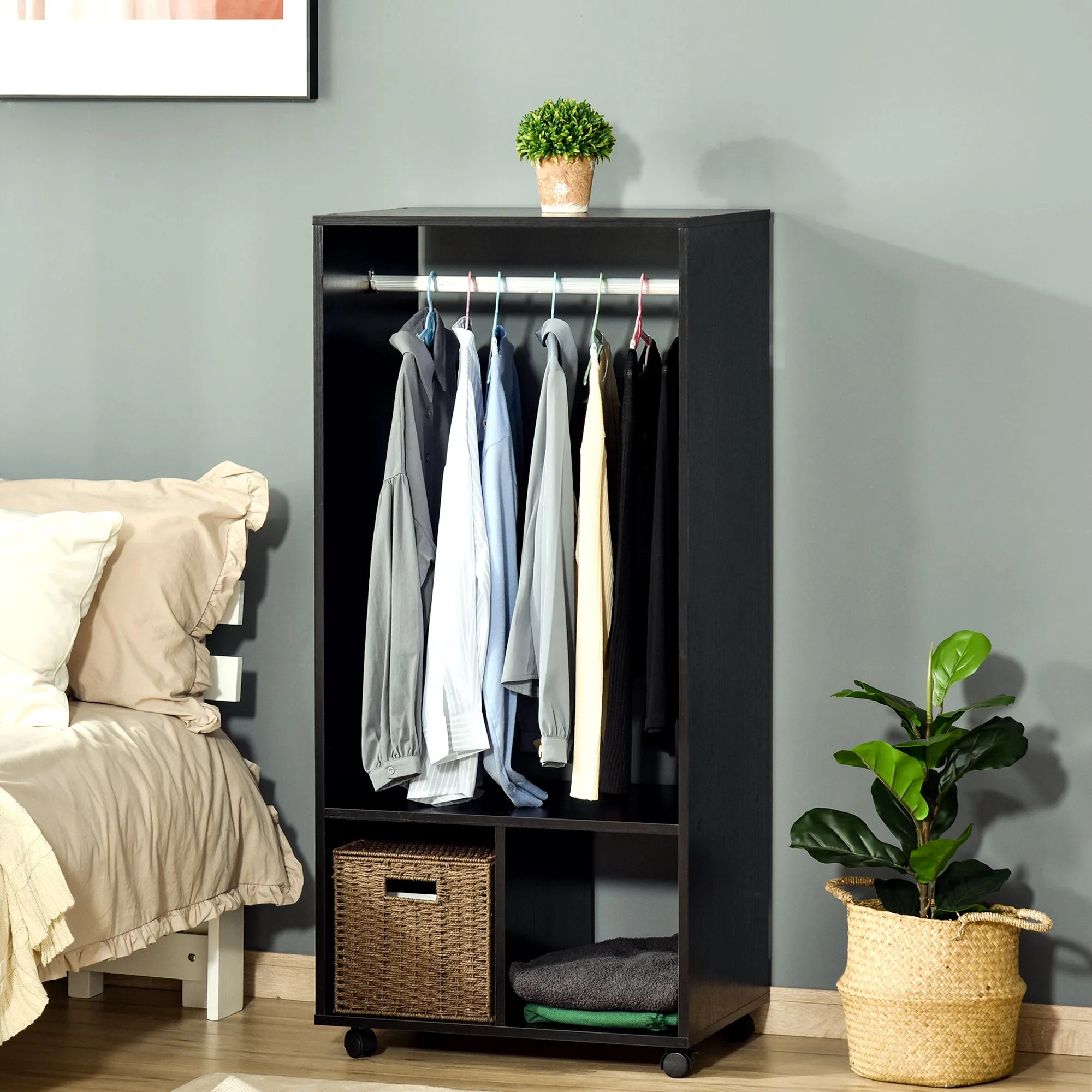 HOMCOM Clothes Hanger with Aluminum Bar and 2 Open Shelves, in Chipboard, 60x40x128 cm, Black