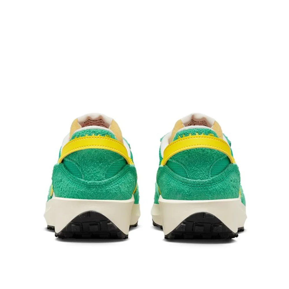 Nike Women's Waffle Debut Vintage Casual Shoes
